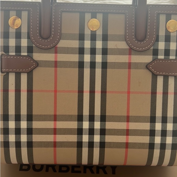 Authentic Burberry - Picture 3 of 5